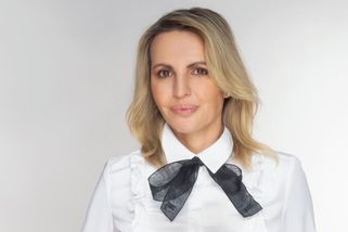 Partnerka miliardáře Tsoukernika, který zkolaboval kvůli sexuálním praktikám, kandiduje do Senátu - Novinky